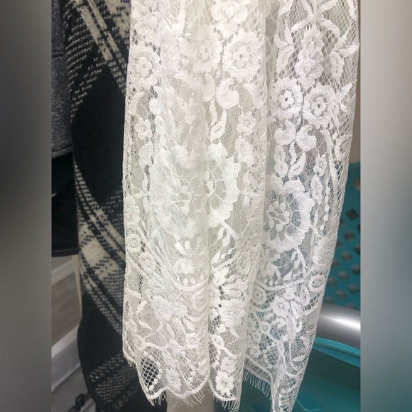 White Full Length Lace Trimmed Robe with Sash Size Small Lingerie Coverup - Picture 9 of 11